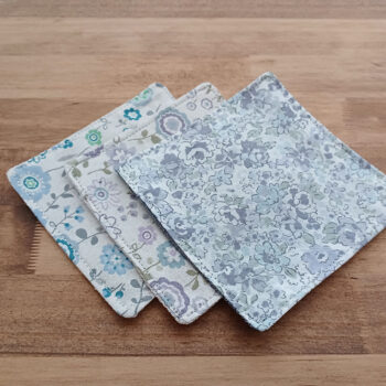 小花柄のコースター